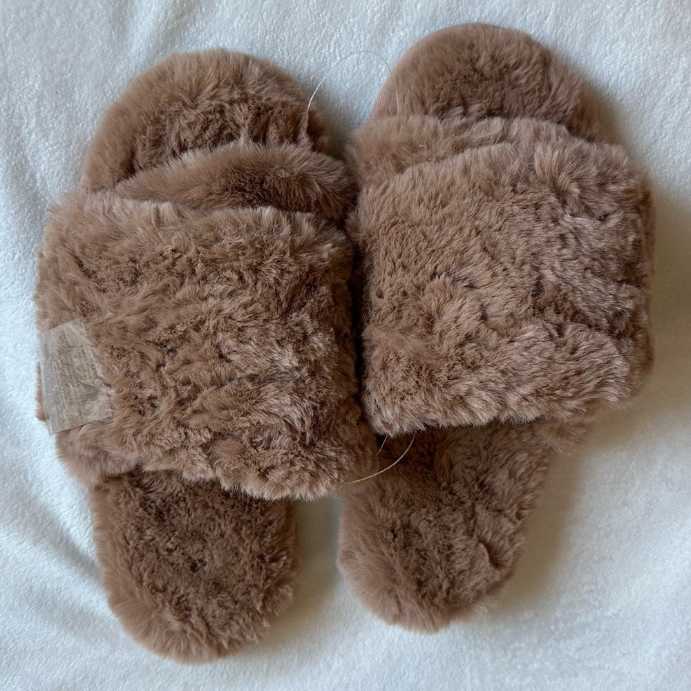 NWT Aerie Slippers size 8